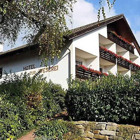 Couette-café Garni Zur Weserei 3*
