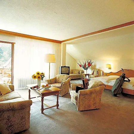 Couette-café Garni Zur Weserei 3*